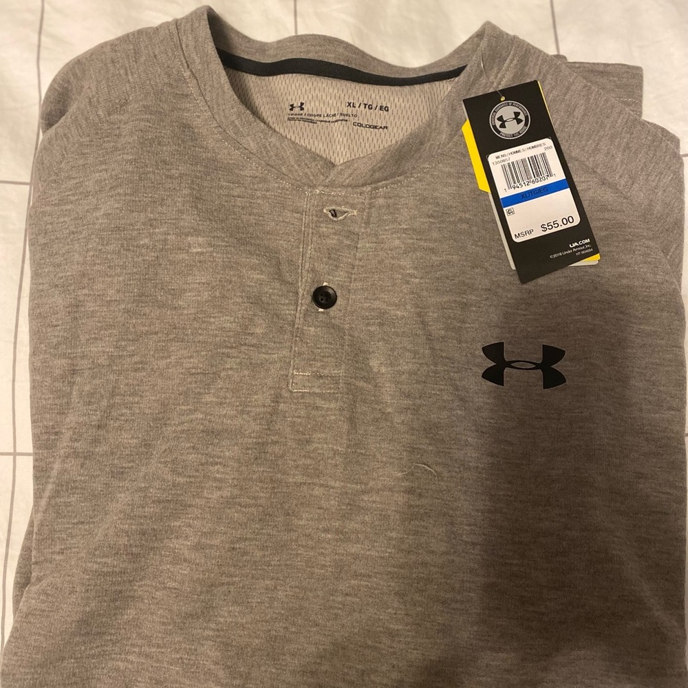 BNWT Mens Under Armour Gray Henley- Size XL